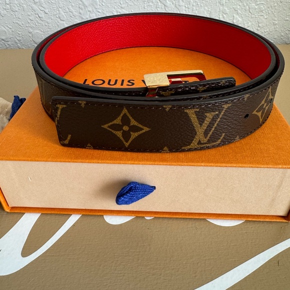 Louis Vuitton Iniatles Reversible Belt 85mm - Picture 2 of 7